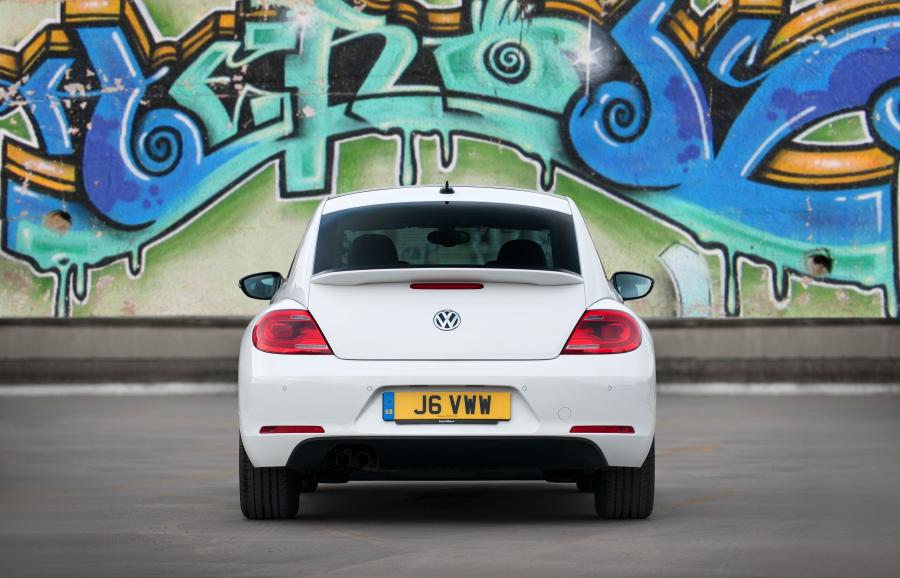  Volkswagen Beetle 2011 года  (UK) (фото 28 из 39)